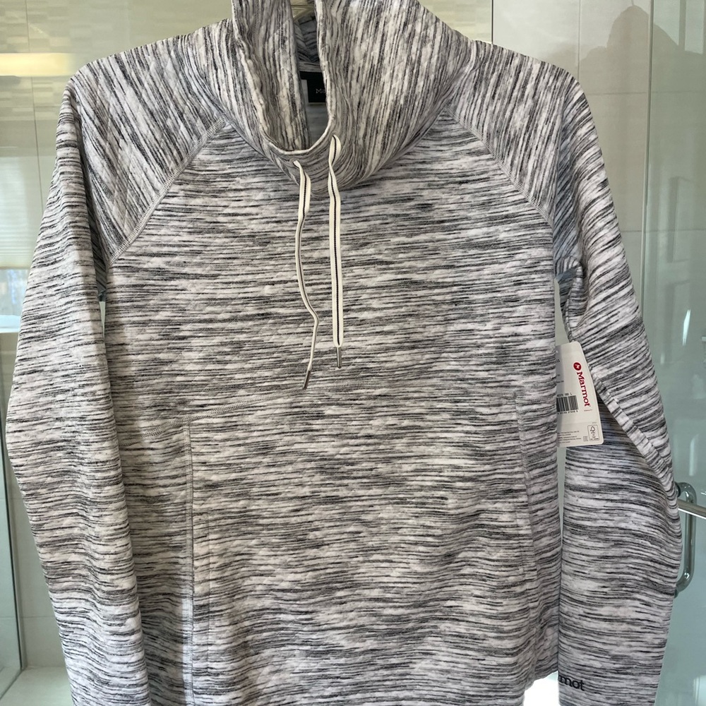 Marmot long sleeve ‘Annie’ sweater. BNWT. Size L
